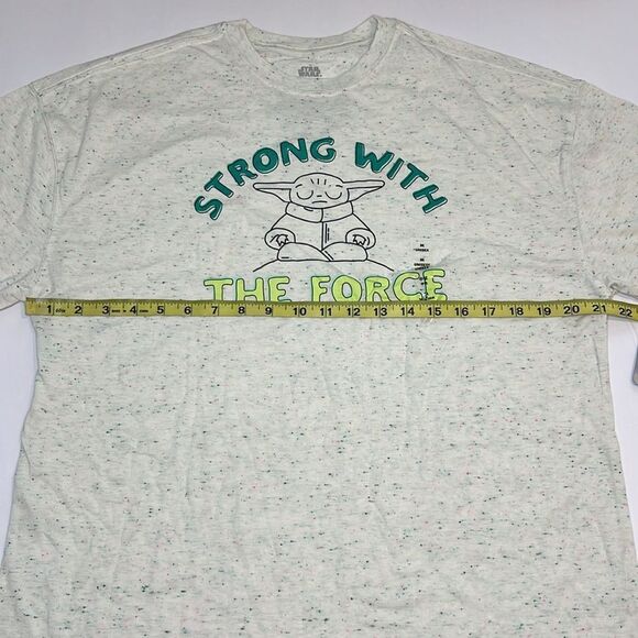 Star Wars Cream Green Baby Yoda Strong with the Force Graphic Tee Size S M L XXL - Picture 14 of 15